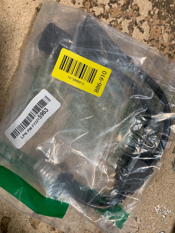 Photo 1 of 1 Pcs 2 in 1 Light Socket to Plug Adapter, Convert E26/E27 Bulb Socket to 2 Pieces 3 Prong Outlet with Extension Cord, Flexible Light Bulb Socket Converter Suitable for Porch Patio Garage Use (Black)