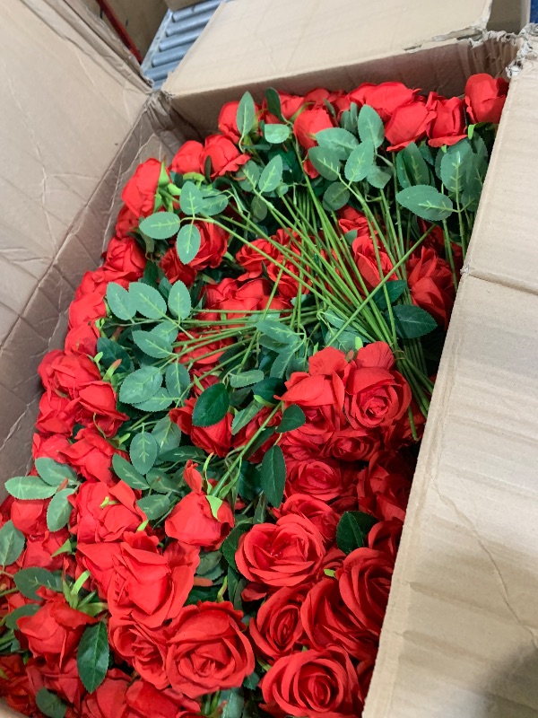 Photo 1 of ***UPDATED 7/4*** Zeyune 1000 Pcs Red Roses Artificial Flowers Bulk - Silk Fake Roses with Long Stem Faux Flower Real Looking Bouquet for Wedding DIY Bouquets Bridal Shower Mall Event Setups Party Arrangements
