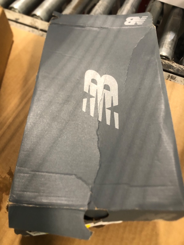 Photo 1 of ****SIMILAR ITEM PLEASE SEE THE PICTURES****New Balance Unisex 530 Silver Metallic/Green Apple (Men 7.5 Medium Women 9 Medium)