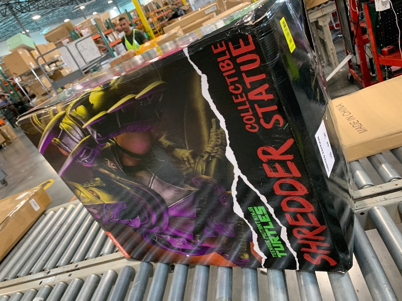 Photo 1 of ***PARTS ONLY / HEADLEST / MISSING PARTS*** Teenage Mutant Ninja Turtles Legends Shredder 1:3 Scale Figure