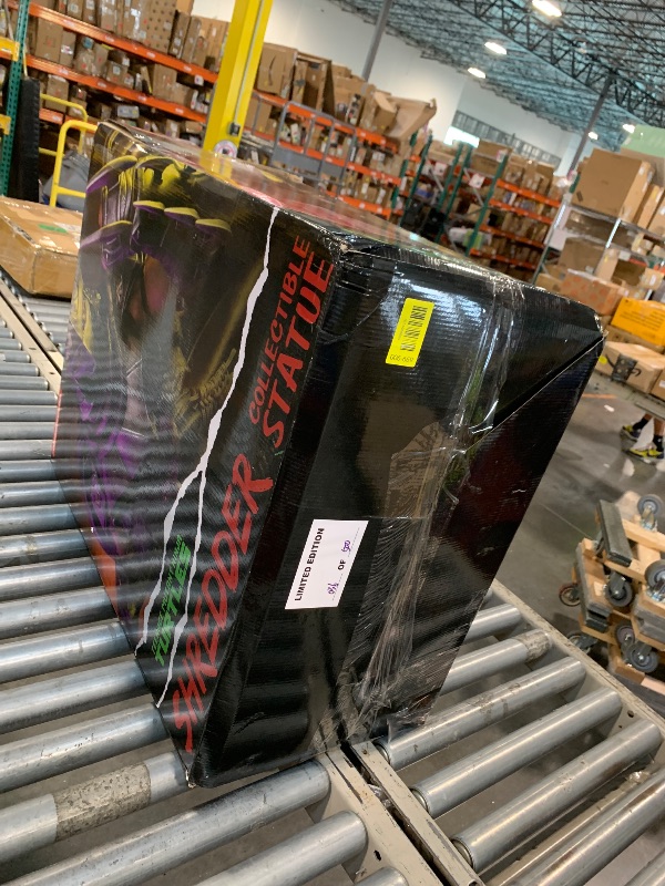 Photo 1 of ***PARTS ONLY / HEADLEST / MISSING PARTS*** Teenage Mutant Ninja Turtles Legends Shredder 1:3 Scale Figure