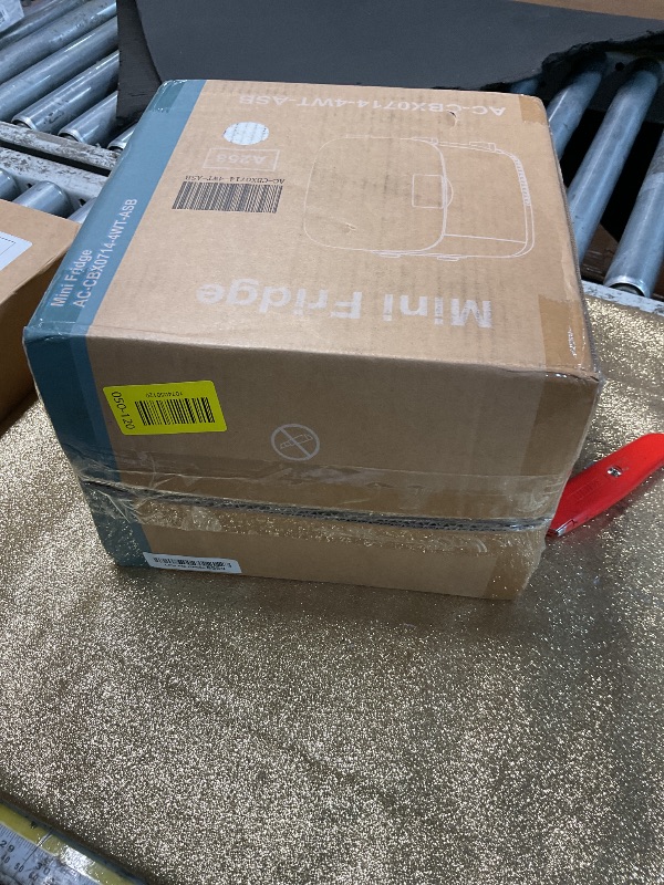 Photo 1 of ***MISSING PARTS***
DUMOS Mini Fridge for Bedroom, 4L Compact Personal Fridge Cooler For Skincare, Drinks, And Snacks, Fits 6 Cans, Mini Refrigerator with 110V Ac/12V Dc, Ideal For Car, Dorm, White