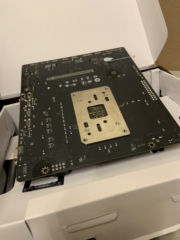 Photo 1 of GIGABYTE B650 AORUS Elite AX V2 AMD AM5 ATX Motherboard, Support Ryzen 9000/8000/7000 Series, DDR5, 12+2+2 Power Phase, PCIe 5.0 M.2, USB-C 3.2 Gen 2, WIFI6E, 2.5 GbE, EZ-Latch, Q-Flash, RGB Fusion