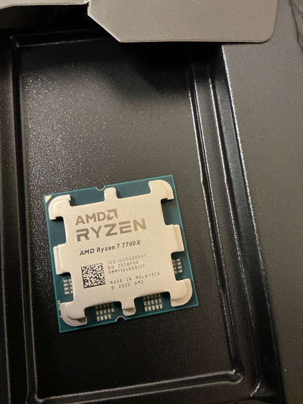 Photo 1 of AMD Ryzen 7 7700X 8-Core, 16-Thread Unlocked Desktop Processor
