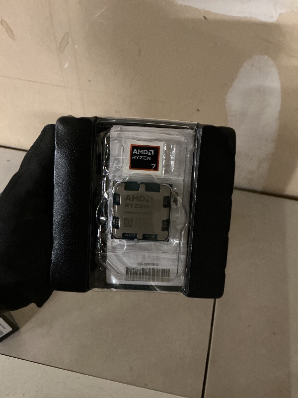 Photo 1 of AMD RYZEN 7 9800X3D 8-Core, 16-Thread Desktop Processor