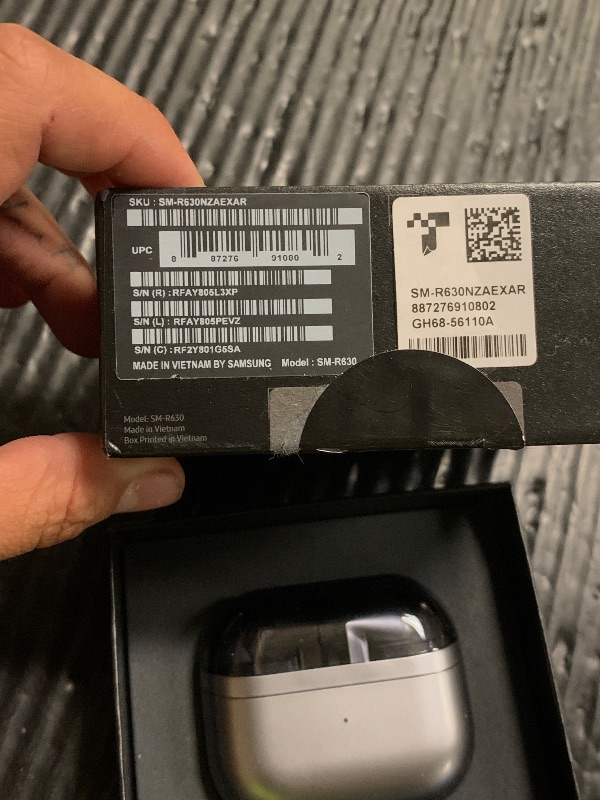 Photo 1 of Samsung Galaxy Buds 3 Pro AI True Wireless Bluetooth Earbuds, Noise Cancelling, Sound Optimization, Redesigned Comfort Fit, Silver [US Version, Amazon Exclusive, 2Yr Warranty]
