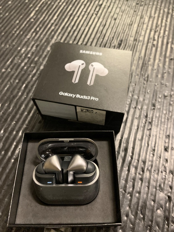 Photo 1 of Samsung Galaxy Buds 3 Pro AI True Wireless Bluetooth Earbuds, Noise Cancelling, Sound Optimization, Redesigned Comfort Fit, Silver [US Version, Amazon Exclusive, 2Yr Warranty]
