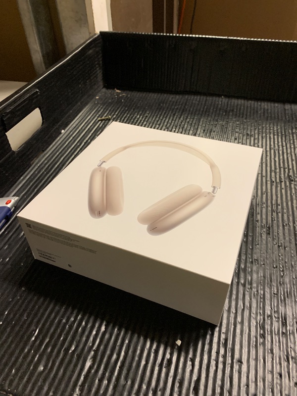 Photo 1 of Apple AirPods Max 2 Wireless Over-Ear Headphones, Active Noise Cancellation, Adaptive Audio, Personalized Spatial Audio, Live Translation, Bluetooth Headphones for iPhone – Starlight
