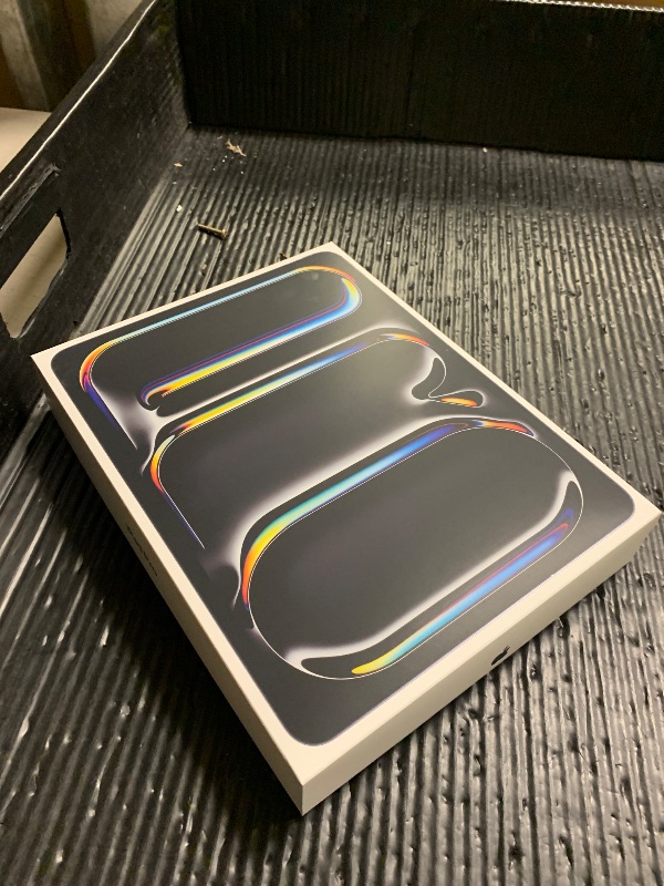 Photo 1 of Apple iPad Pro 13-inch (M5): Ultra Retina XDR Display, 512GB, Landscape 12MP Front Camera/12MP Back Camera, LiDAR Scanner, Wi-Fi 7 with Apple N1, Face ID, All-Day Battery Life — Space Black