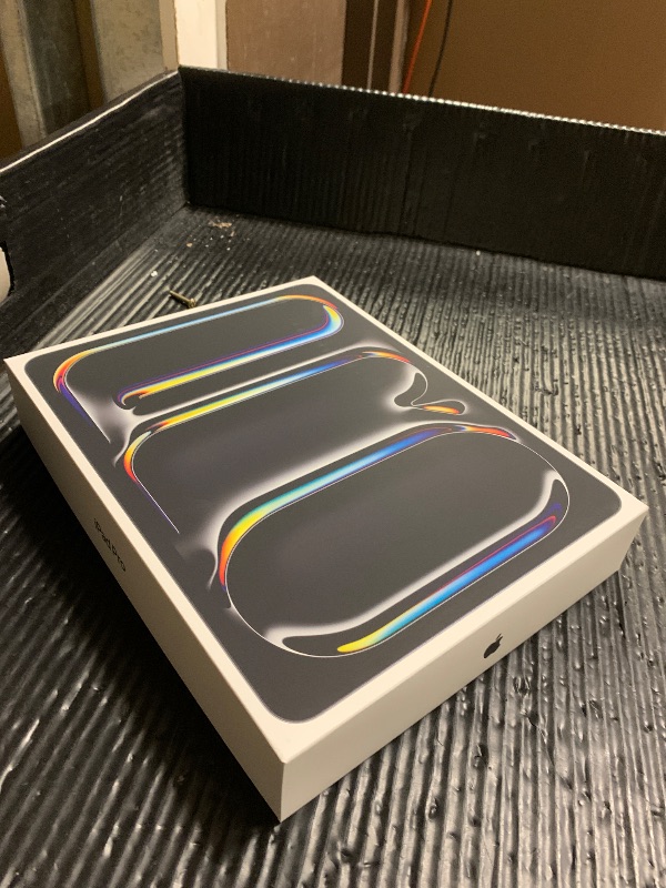 Photo 1 of Apple iPad Pro 13-inch (M5): Ultra Retina XDR Display, 512GB, Landscape 12MP Front Camera/12MP Back Camera, LiDAR Scanner, Wi-Fi 7 with Apple N1, Face ID, All-Day Battery Life — Space Black