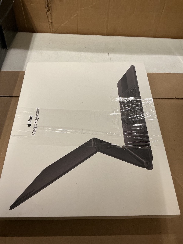 Photo 1 of Apple Magic Keyboard for 12.9-inch iPad Pro (Previous Version) - US English