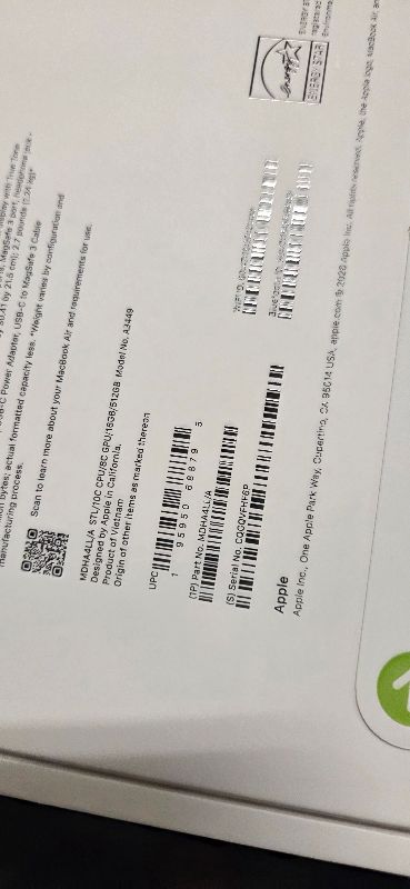 Photo 1 of Apple 2026 MacBook Air 13-inch Laptop with M5 chip: Built for AI, 13.6-inch Liquid Retina Display, 16GB Unified Memory, 512GB SSD, 12MP Center Stage Camera, Touch ID, Wi-Fi 7; Starlight