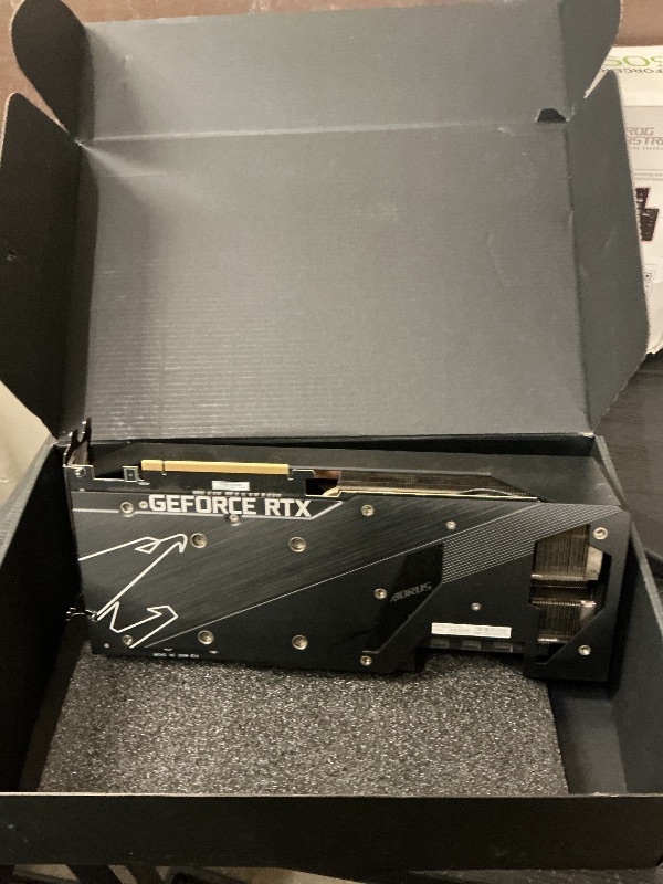 Photo 1 of ASUS ROG Astral GeForce RTX 5090 White OC Edition Graphics Card, NVIDIA (PCIe 5.0, 32GB GDDR7, HDMI/DP 2.1, 3.8-Slot, 4-Fan Design, Axial Fans, Patented Vapor Chamber, Phase-Change GPU Thermal Pad)