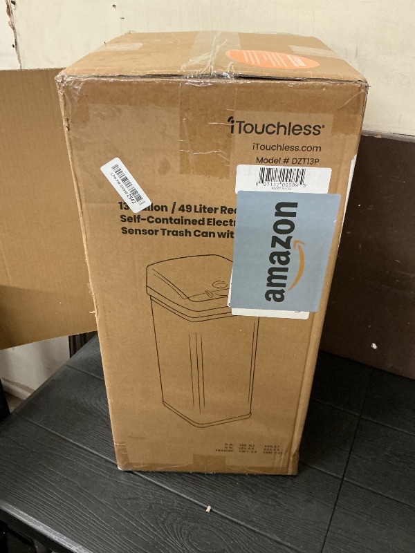 Photo 1 of 13 gallon trash can