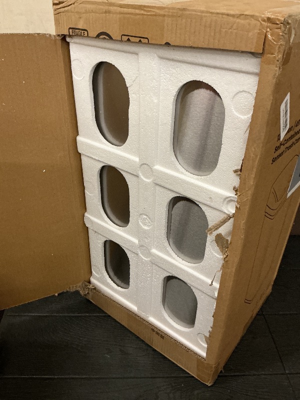 Photo 1 of 13 gallon trash can