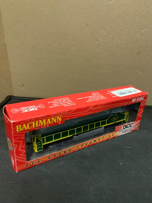 Photo 1 of Bachmann Trains - EMD GP40 - DCC Sound Value Equipped Locomotive - Reading #3675 - HO Scale