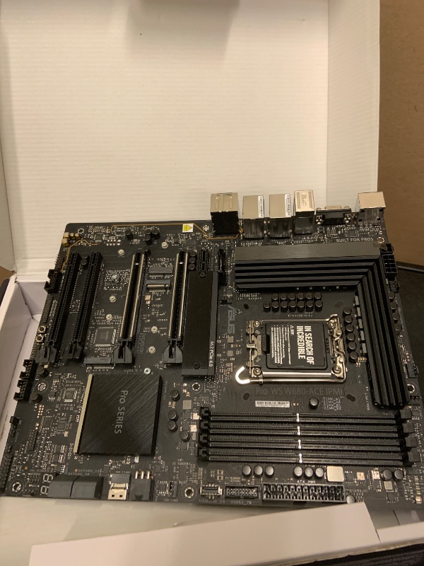 Photo 1 of ASUS Pro WS W680-ACE IPMI Intel LGA1700 ATX workstation motherboard,2x PCIe 5.0x16 slot,DDR5,ECC memory,2x2.5 Gb Lan,3xM.2 slots,SlimSAS,BMC header,THUNDERBOLT4 Header,IPMI Expansion card bundled,ACCE