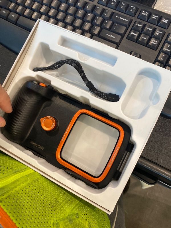 View 3 of [MISSING PARTS] TELESIN Universal Underwater Phone Case for Snorkeling and Diving Waterproof Housing for Photo & Video Handle Grip for iPhone 7-17 Pro/Pro Max/Plus/Mini, Galaxy S10-S26 Ultra/Plus and Most Phones
