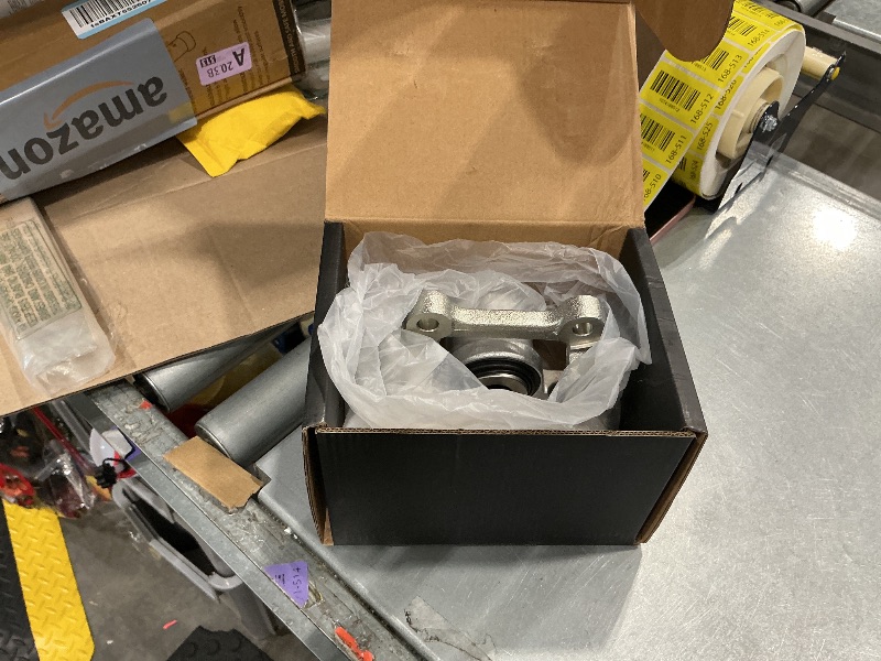 Photo 1 of **Only one caliper** view phothos**TRQ Rear Driver and Passenger Side Brake Caliper Set Caliper Brackets Hardware Compatible with 05-09 Chrysler 300 Touring RWD 13-18 300 V6 3.6L RWD 09-11 Dodge Challenger SE