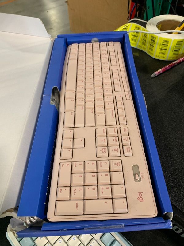 Photo 1 of ** no mouse**
Logitech MK270 Wireless Keyboard and Mouse Combo for Windows, 2.4 GHz Wireless, Compact Mouse, 8 Multimedia and Shortcut Keys, 2-Year Battery Life, for PC, Laptop - Rose