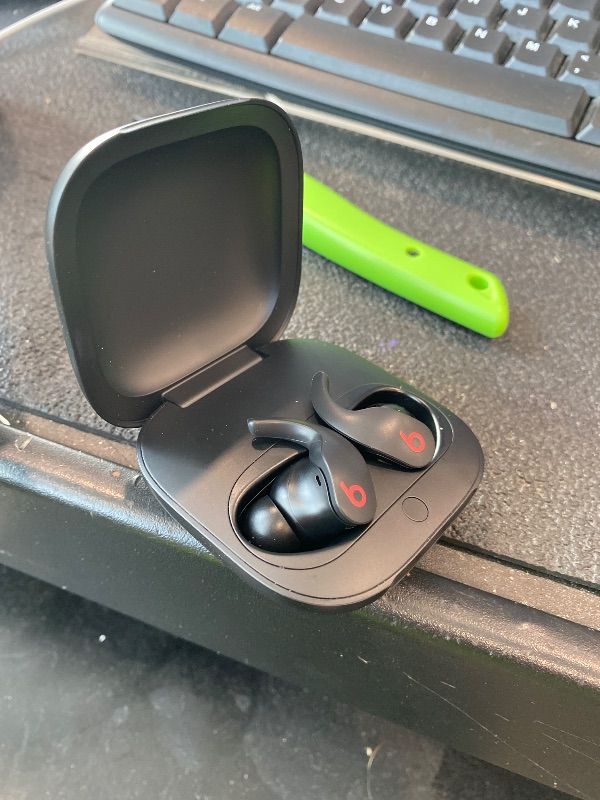 Photo 1 of [UNTESTED] Beats Fit Pro (1st Gen) - True Wireless Noise Cancelling Earbuds - Active Noise Cancelling - Sweat Resistant Earphones, Compatible with Apple & Android, Class 1 Bluetooth®- Beats Black