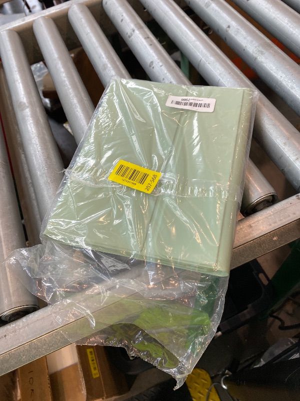 Photo 1 of [MISSING PARTS] aoub Keyboard Case for iPad (A16) 11th Gen 11 Inch 2025, iPad 10th Generation 10.9 inch 2022 with Pencil Holder, Stand Folio Detachable Wireless Bluetooth Rechargeable Keyboard, Light Green