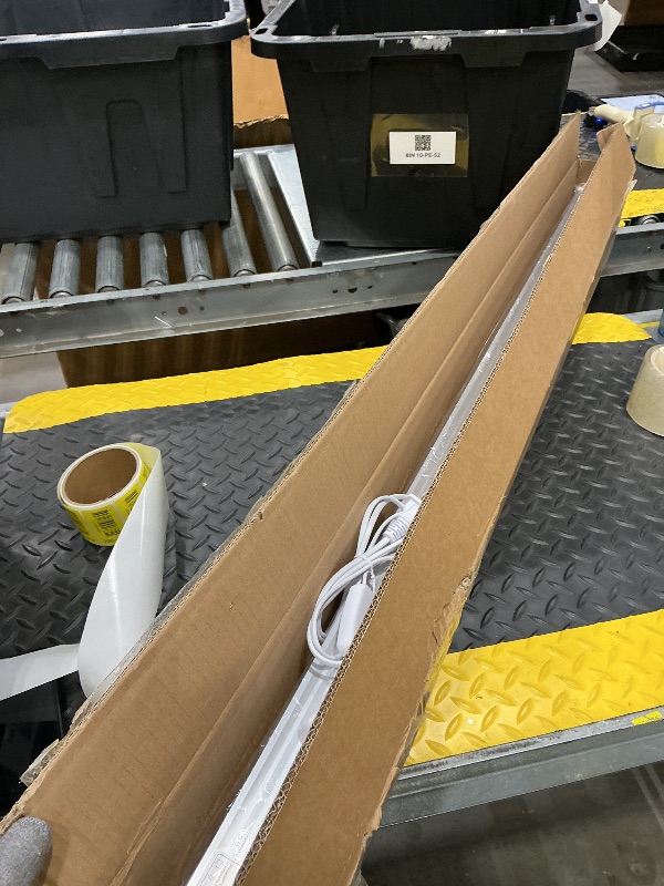Photo 1 of ***MISSING HARDWARE*** XLNYUUI Led Shop Lights,4FT LED Light 50W 6000K 7000LM Led Daylight,Garage Light,Linkable Clear Cover Integrated V-Shape for Garage Warehouse Workbench Workshop(6-Pack)