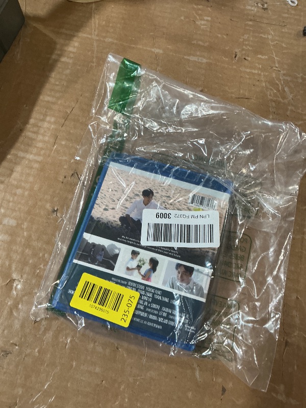 Photo 1 of ***CASE IS DAMAGED BUT DVD IS IN GOOD CONDITION***
Bloom [Blu-ray]