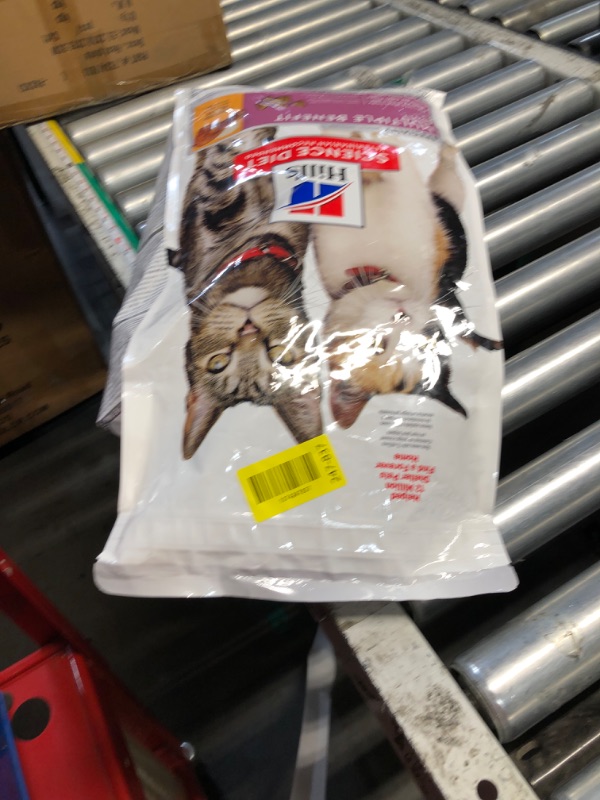Photo 1 of ***EXPIRATION:07/26***Hill's Science Diet Adult 1-6 Multiple Benefit Dry Cat Food, Chicken, 7 lb. Bag