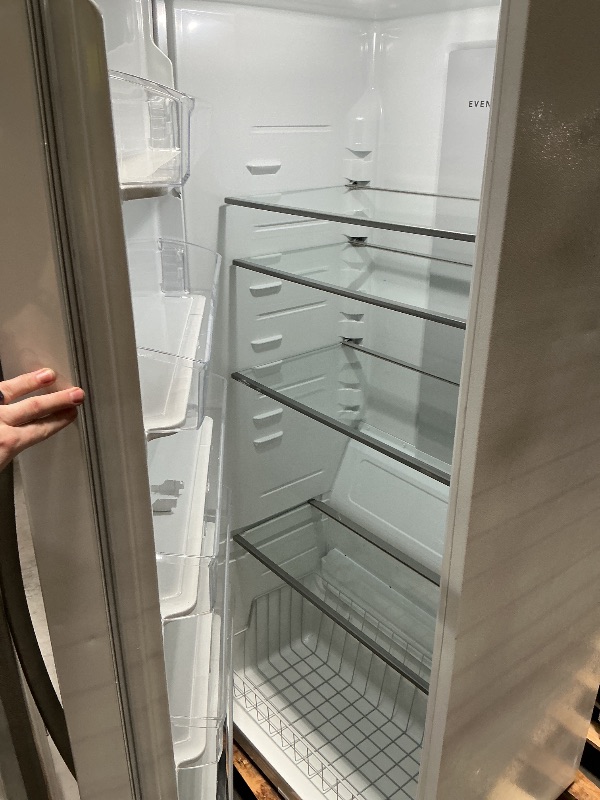 Photo 1 of ***DAMAGED DURING SHIPMENT******TRUCK/TRAILER PICKUP ONLY***Frigidaire Upright Freezer 20 Cu. Ft ffue2022aw