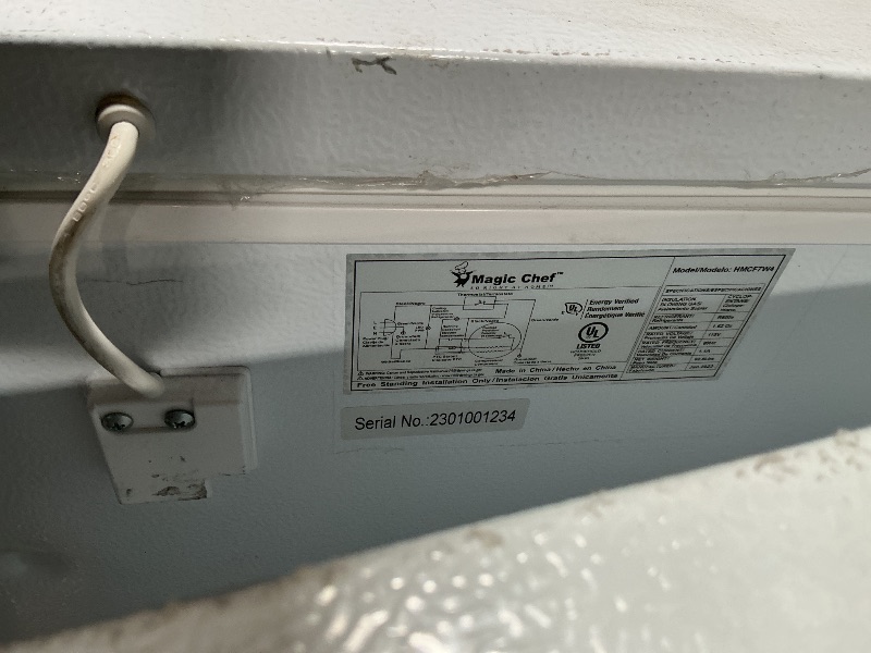 Photo 1 of ***DAMAGED DURING SHIPMENT******TRUCK/TRAILER PICKUP ONLY***Magic Chef 7.0 cu. ft. Chest Freezer