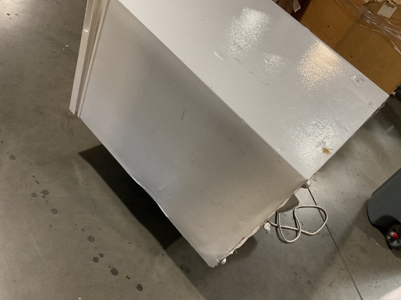Photo 1 of ***DAMAGED DURING SHIPMENT******TRUCK/TRAILER PICKUP ONLY***Magic Chef 7.0 cu. ft. Chest Freezer