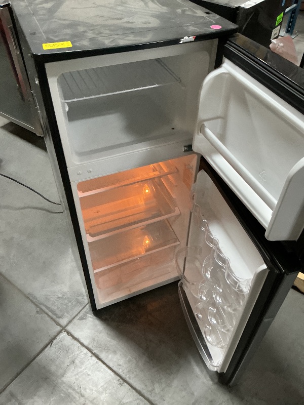 Photo 1 of ***SEE NOTES*** Magic Chef 4.5 cu. ft. 2 Door Mini Fridge