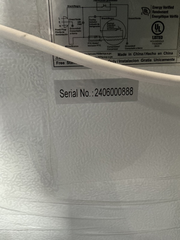 Photo 1 of ***DAMAGED DURING SHIPMENT******TRUCK/TRAILER PICKUP ONLY***Magic Chef 5.0 Cu. ft. Chest Freezer HMCF5W4
