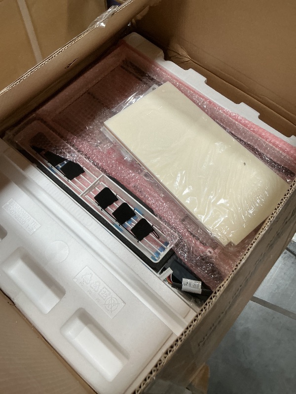 View 2 of ***DAMAGED DURING SHIPMENT******TRUCK/TRAILER PICKUP ONLY***LG Smart Window Air Conditioner LW1521ERSM1