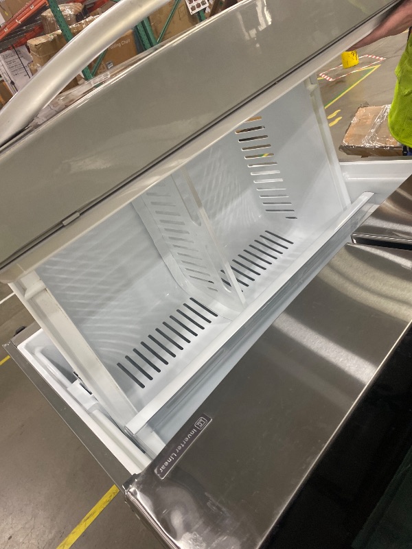 View 7 of ***SEE NOTES BEFORE BID********************
LG 36 in. 26.0 Cu. Ft. Stainless Steel French Door Refrigerator