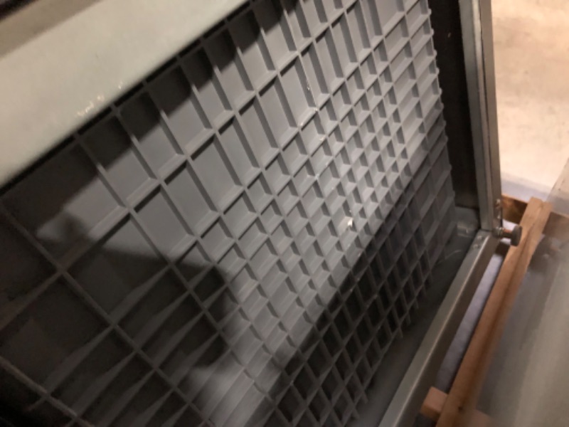 Photo 1 of ***HEAVILY USED MAJOR DAMAGE FOR PARTS ONLY***
GE APPLIANCES GFP1528PTDS GE® Pedestal Gray