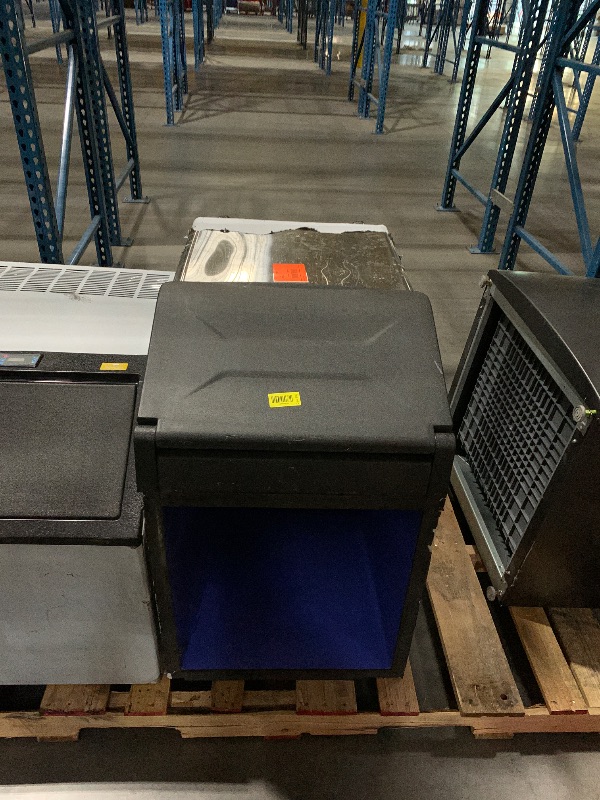 Photo 1 of ***HEAVILY USED MISSING PARTS***
VEVOR Ice Storage Bin, 250LBS Capacity Ice-Bin, Stainless Steel Ice Storage Bins with Filter and Adjustable Anti-Slip Rubber Feet, Suitable for Restaurant Hotel and Beverage Shops
