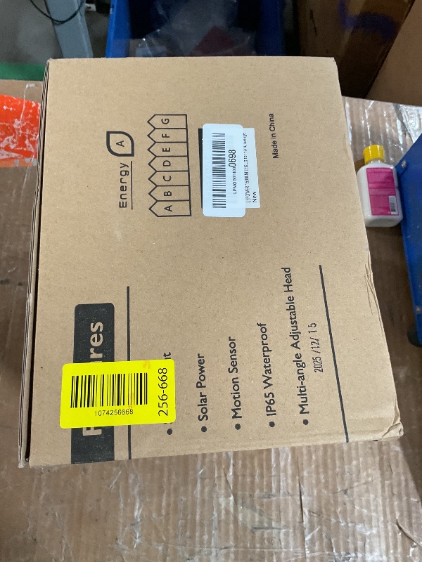 Photo 1 of ***MISSING PARTS***
LEPOWER 1600LM LED Solar Security Lights Motion Outdoor, Motion Sensor Light, 5500K White Light, IP65 Waterproof Outdoor Flood Solar Light with 3 Adjustable Head for Yard, Garage?White?