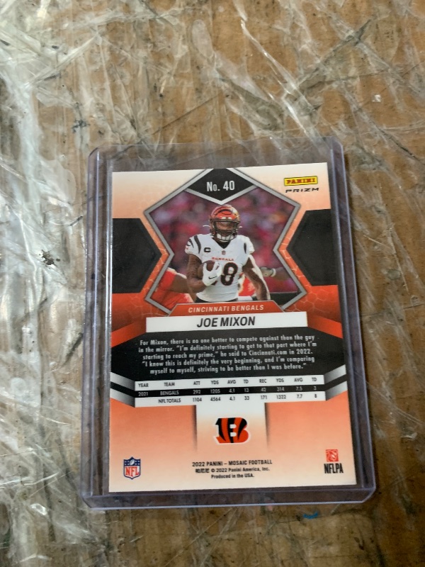 Photo 1 of Joe Mixon 2022 #40 Green Prizm Mosaic Panini