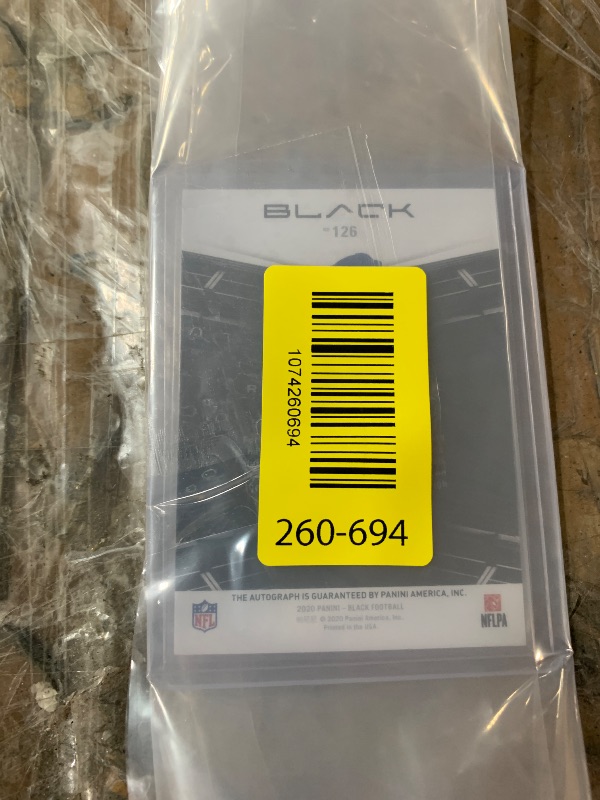 Photo 1 of Zack Moss [Autograph Silver] #126 2020 Panini Black