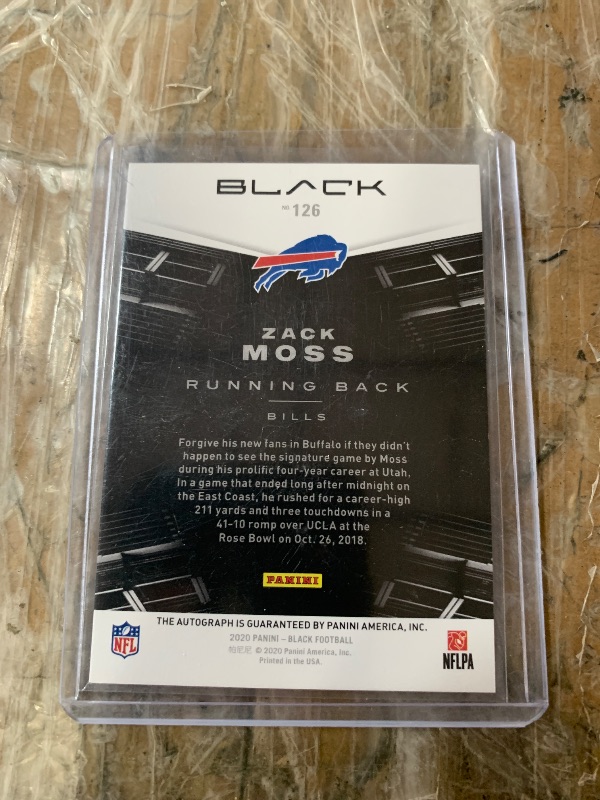 Photo 1 of Zack Moss [Autograph Silver] #126 2020 Panini Black