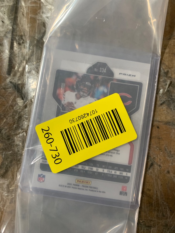 View 3 of 2021 Prizm Justin Fields Green Prizm RC #334 Panini Chicago Bears