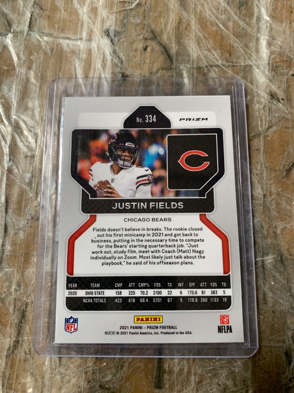 View 2 of 2021 Prizm Justin Fields Green Prizm RC #334 Panini Chicago Bears