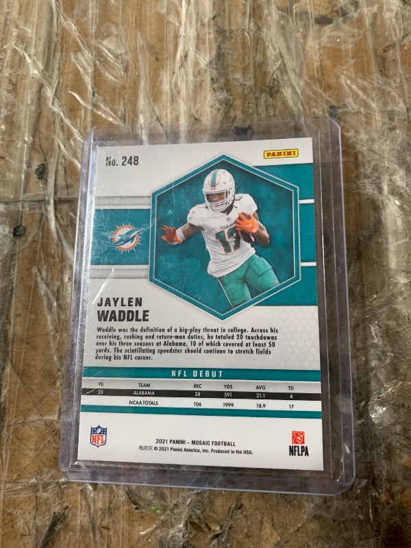 Photo 1 of Jaylen Waddle #248 [Rookie] Panini Mosaic