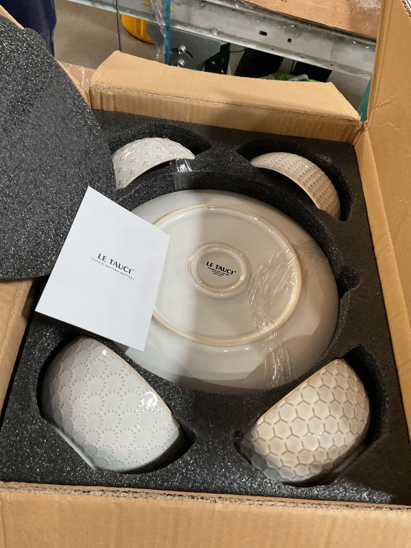 Photo 1 of ***SEE NOTES***LE TAUCI Plates and Bowls Sets for 4, 12 Piece Ceramic Dinnerware Sets, Modern Stoneware Kitchen Dish Set, Chip Resistant, Microwave & Dishwasher Safe, Embossed, Arctic White