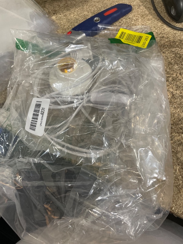 Photo 1 of ? 10ft Light Bulb Socket with Cord,E26/ E27 Lamp Base Desktop, Light Socket with Cord Light Bulb Base E26/ E27 Lamp Base Desktop Include Screw Cords On/Off Switch Hangin