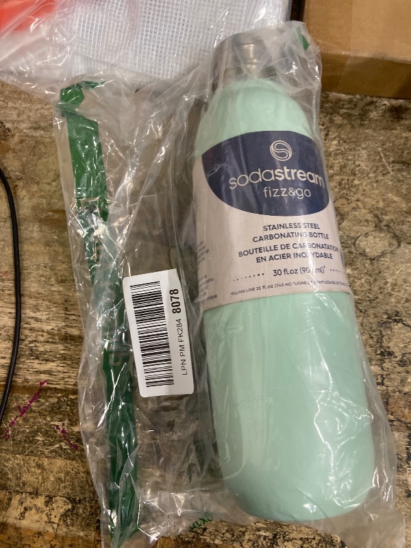 Photo 1 of ** Missing cap **
sodastream Fizz & Go Cool, Stainless Steel Carbonated Water Bottle 0.9L, Insulated Metal Bottle for Sparkling Water, Compatible with TERRA, ART, ENSO & More in Mint Green