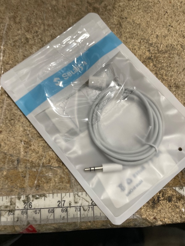 Photo 1 of (Apple MFi Certified) iPhone AUX Cord,Lightning to 1/8 Inch Audio Cable,3.3ft, Headphone Jack Adapter Male Aux Stereo Audio Cable Compatible for iPhone 14/13/12/11/XR/X/8/7 (White)