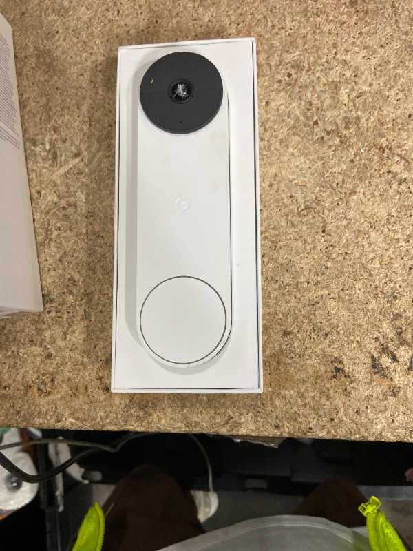 Photo 1 of ***broken, lens shattered***FOR PARTS***
Google Nest Doorbell (Battery) - Snow